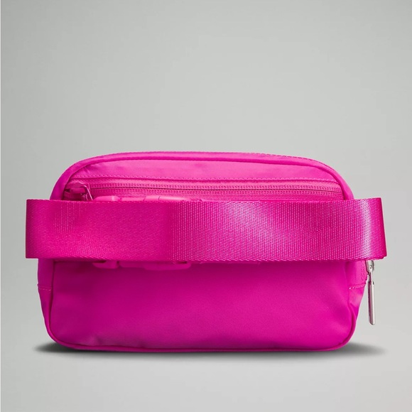 lululemon NWT Everywhere Belt Bags 1L Sonic Pink - Picture 4 of 7